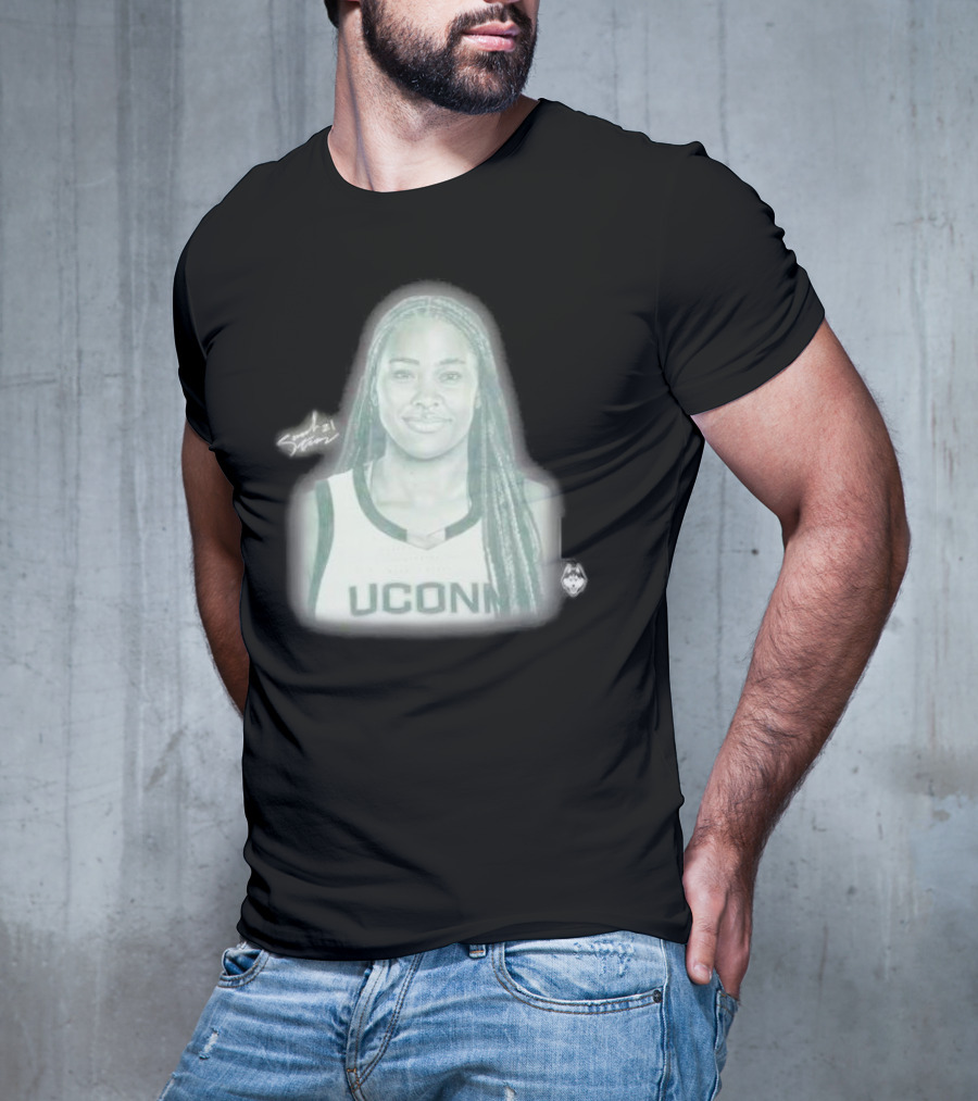 Sarah Strong UConn Huskies Signature Pencil Drawing T-Shirt