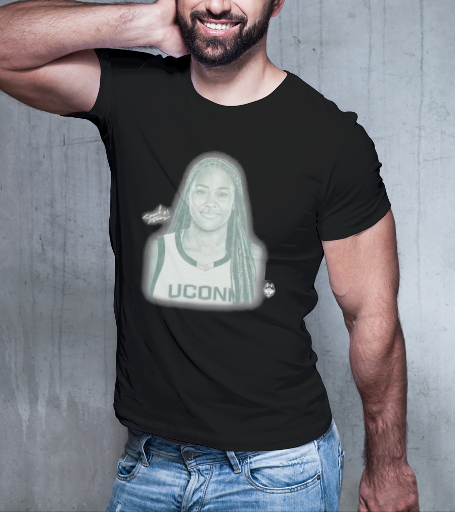 Sarah Strong UConn Huskies Signature Pencil Drawing T-Shirt