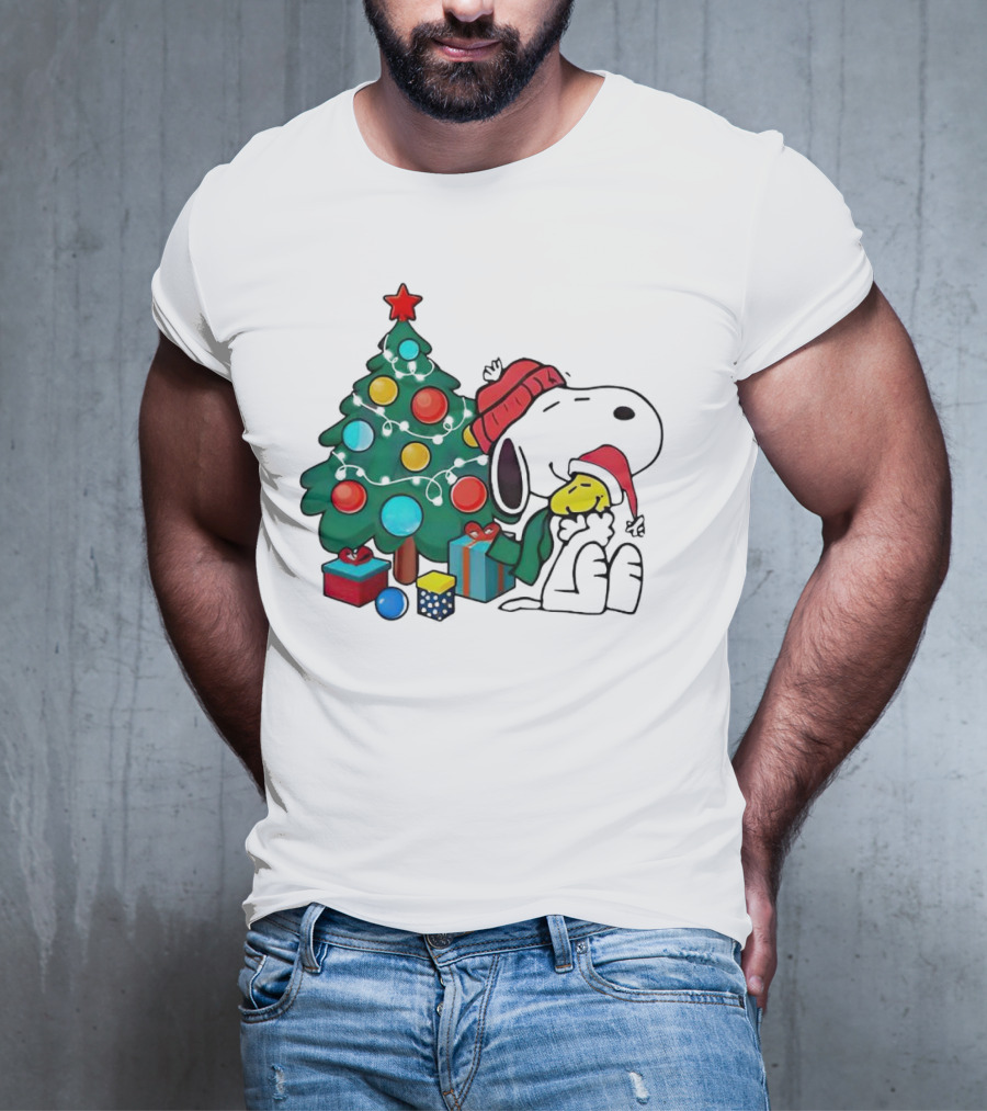 Snoopy Woodstock Christmas Tree Hug Gifts T-Shirt