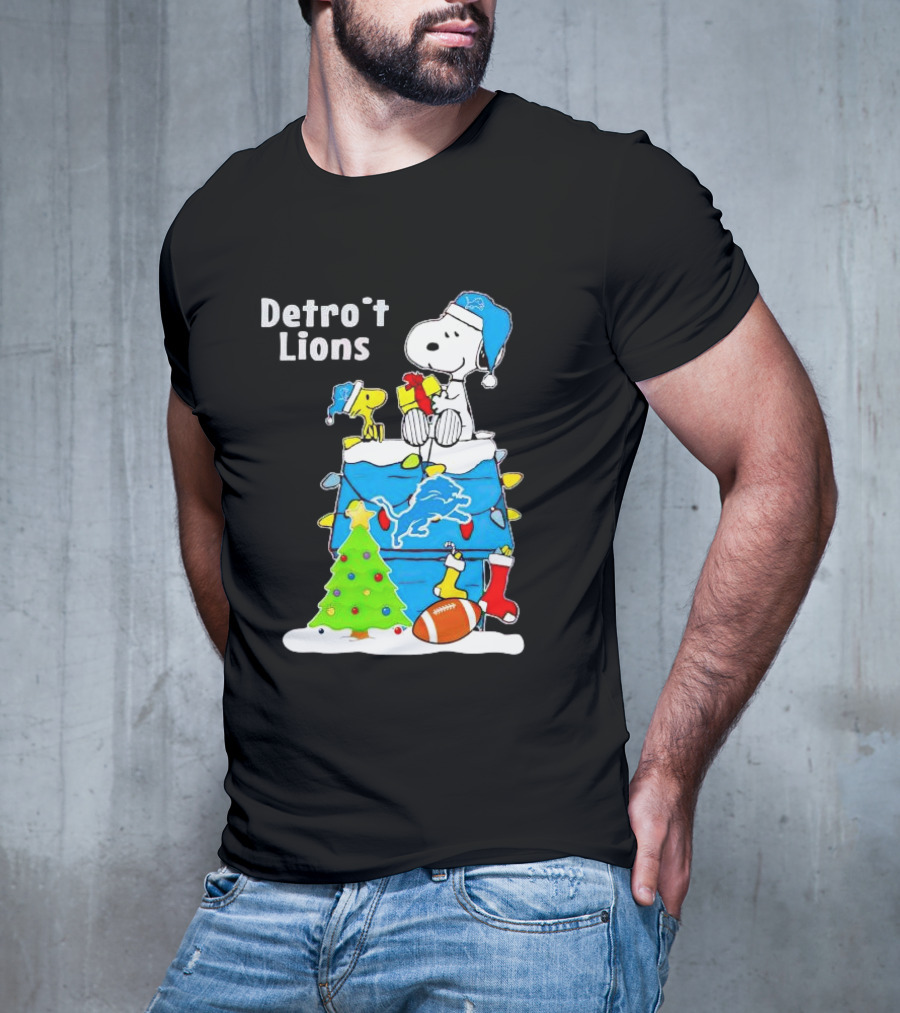 Snoopy And Woodstock Detroit Lions Christmas Igloo With Football And Tree T-Shirt