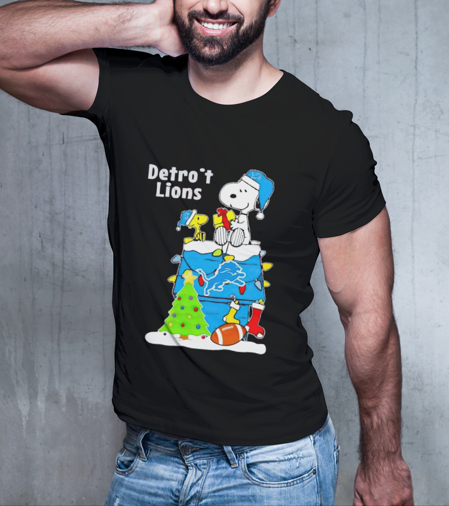 Snoopy And Woodstock Detroit Lions Christmas Igloo With Football And Tree T-Shirt