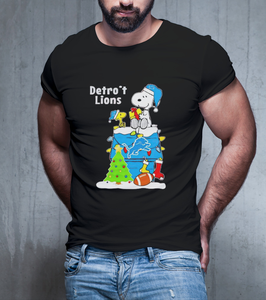 Snoopy And Woodstock Detroit Lions Christmas Igloo With Football And Tree T-Shirt
