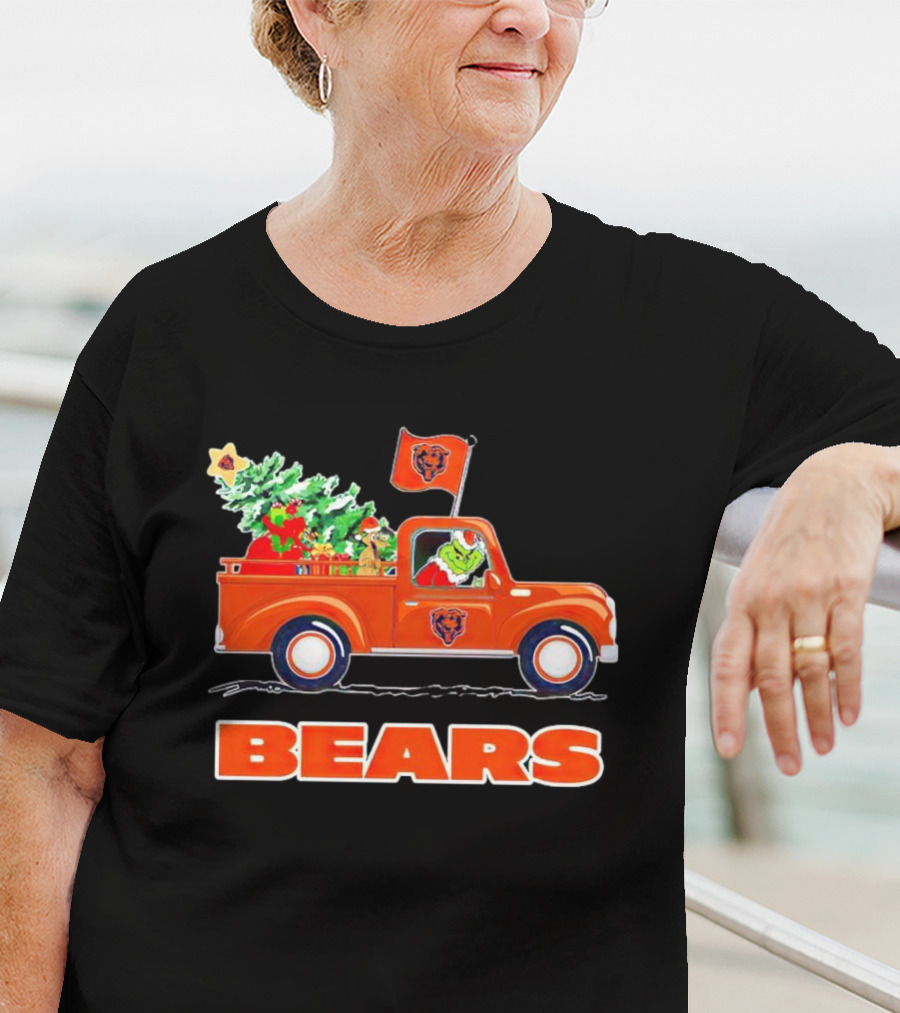 Grinch Driving Christmas Truck With Chicago Bears T-Shirt