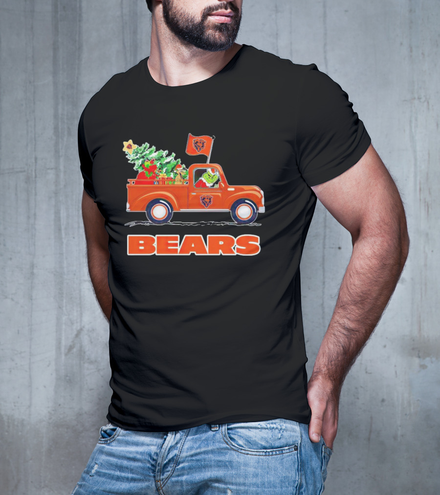 Grinch Driving Christmas Truck With Chicago Bears T-Shirt