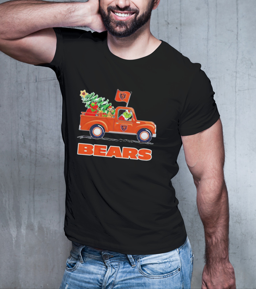 Grinch Driving Christmas Truck With Chicago Bears T-Shirt
