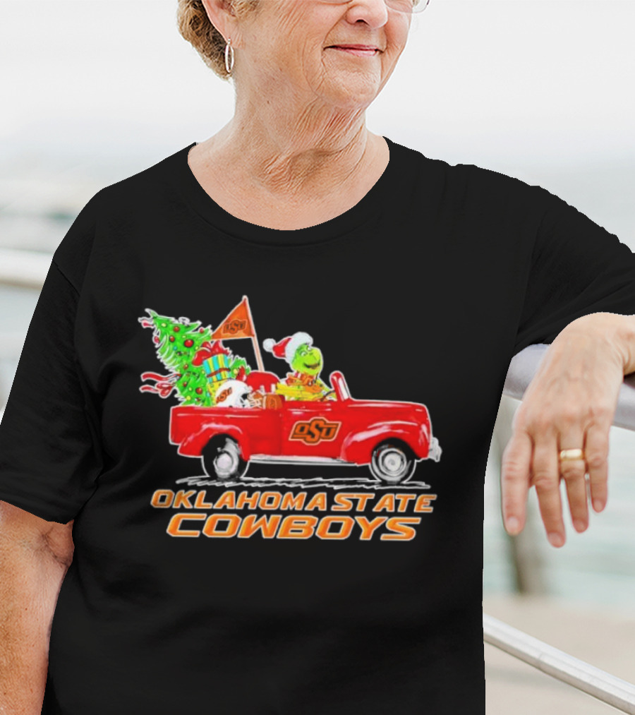 Oklahoma State Cowboys Christmas Grinch And Dog Driving Red OSU Car With Tree And Presents T-Shirt