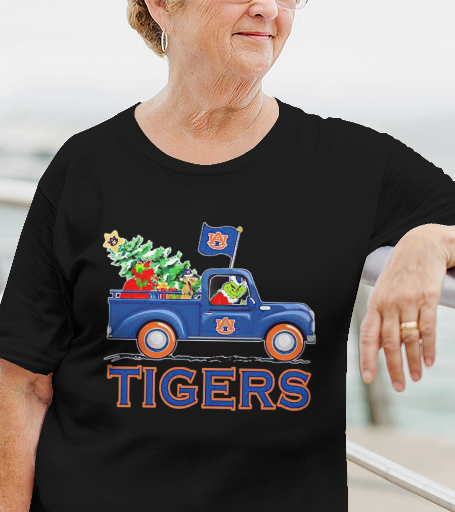 Grinch Driving Auburn Christmas Truck With Tigers Flag T-Shirt