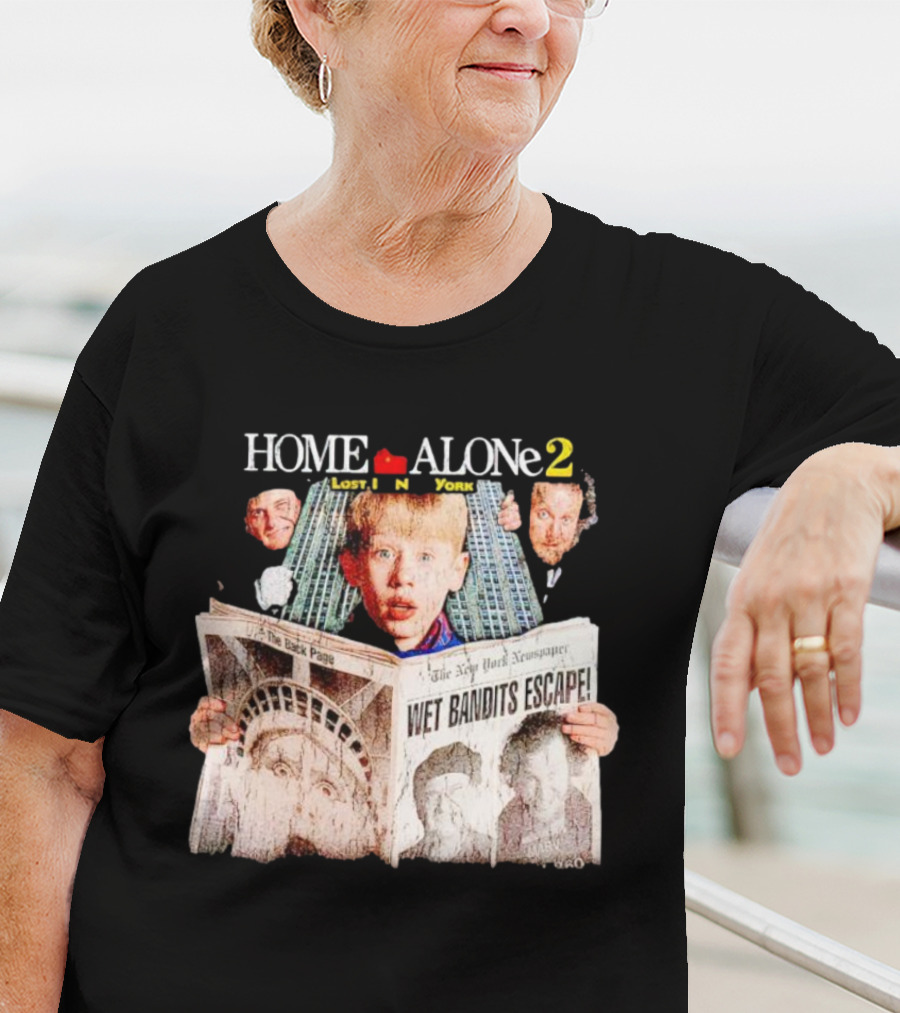 HOME ALONE 2 LOST IN NEW YORK WET BANDITS ESCAPE NEW YORK NEWSPAPER T-Shirt