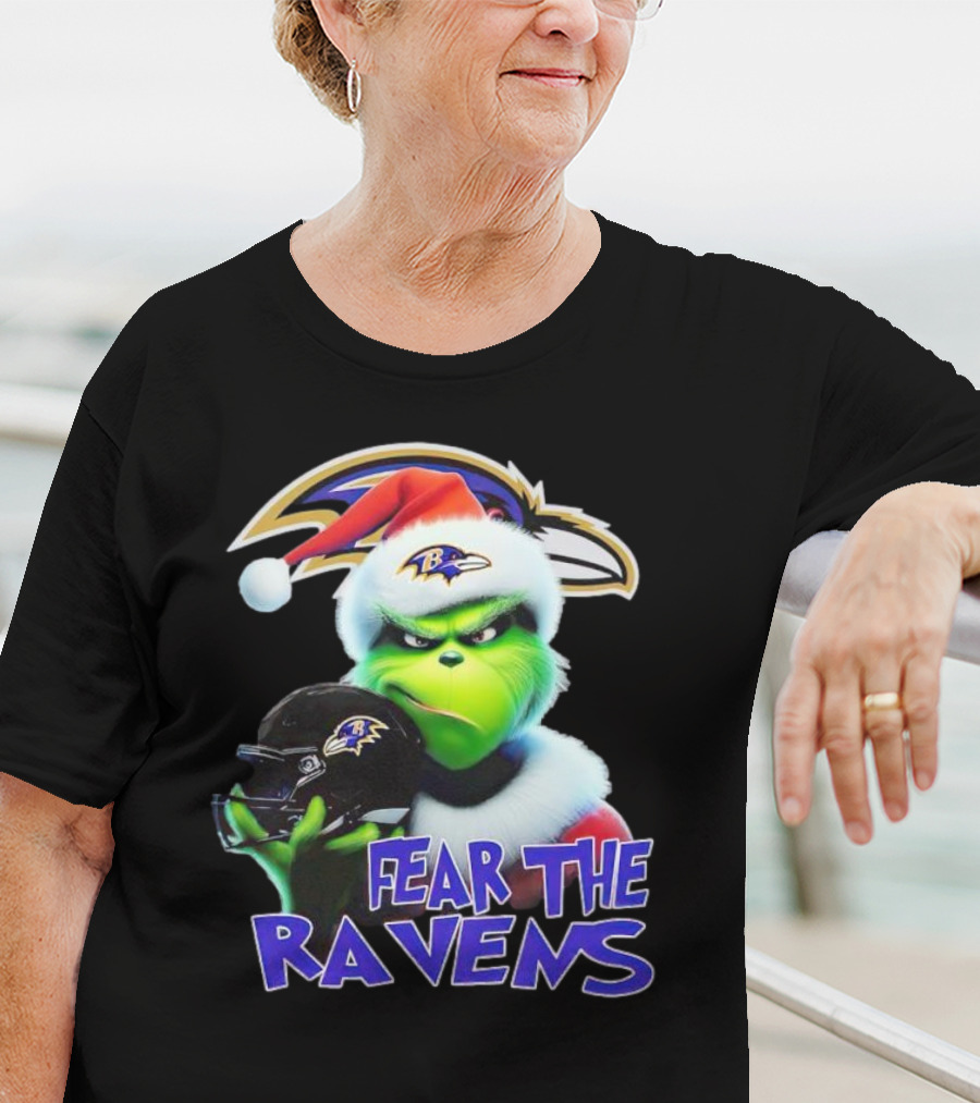 Grinch Wearing Santa Hat Holding Baltimore Ravens Helmet Fear The Ravens T-Shirt