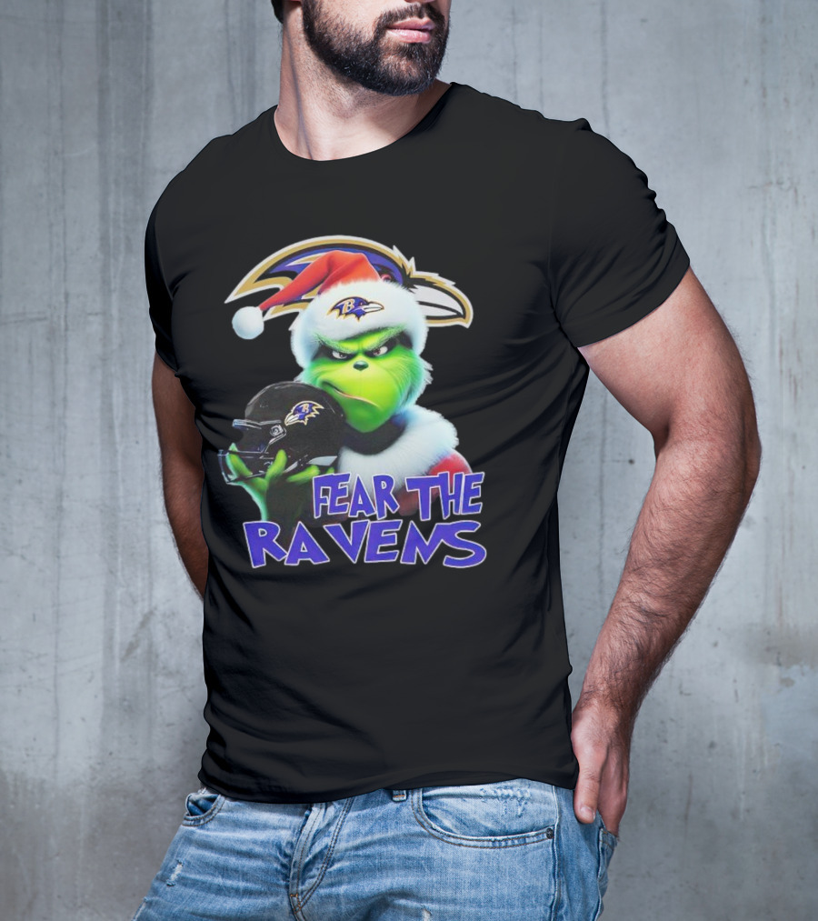 Grinch Wearing Santa Hat Holding Baltimore Ravens Helmet Fear The Ravens T-Shirt