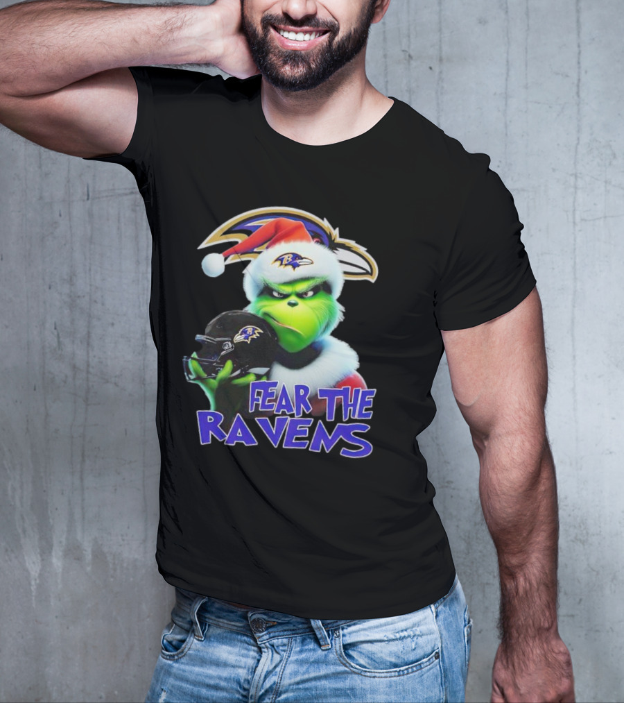Grinch Wearing Santa Hat Holding Baltimore Ravens Helmet Fear The Ravens T-Shirt
