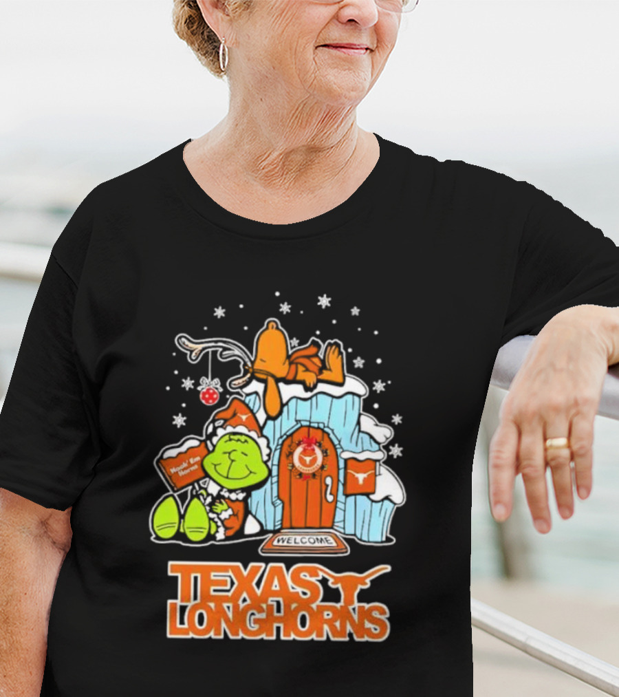 Peanuts Texas Longhorns Grinch Snoopy Merry Xmas Welcome T-Shirt