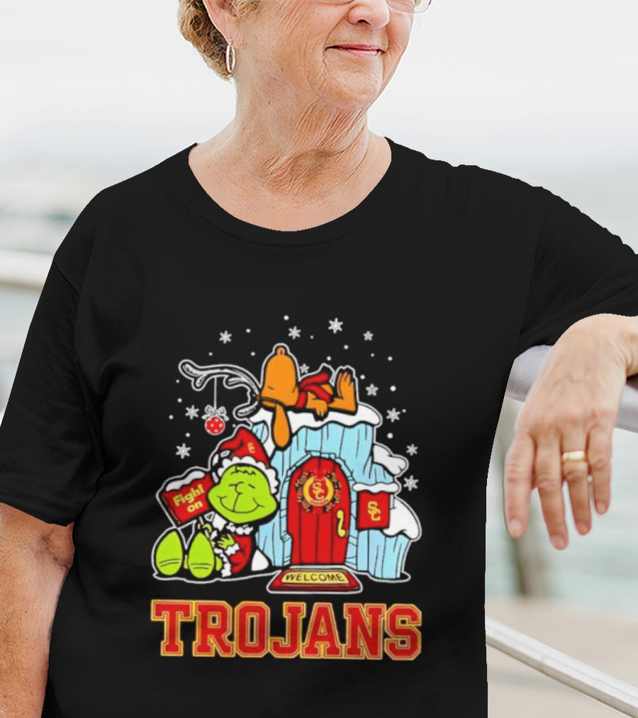 Peanuts USC Trojans Grinch Snoopy Christmas Fight On Welcome T-Shirt
