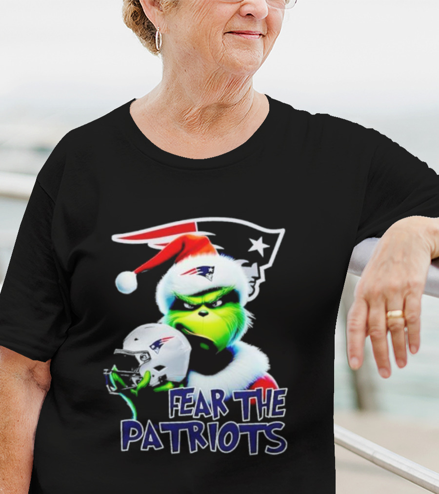 Fear The Patriots Santa Grinch New England NFL T-Shirt