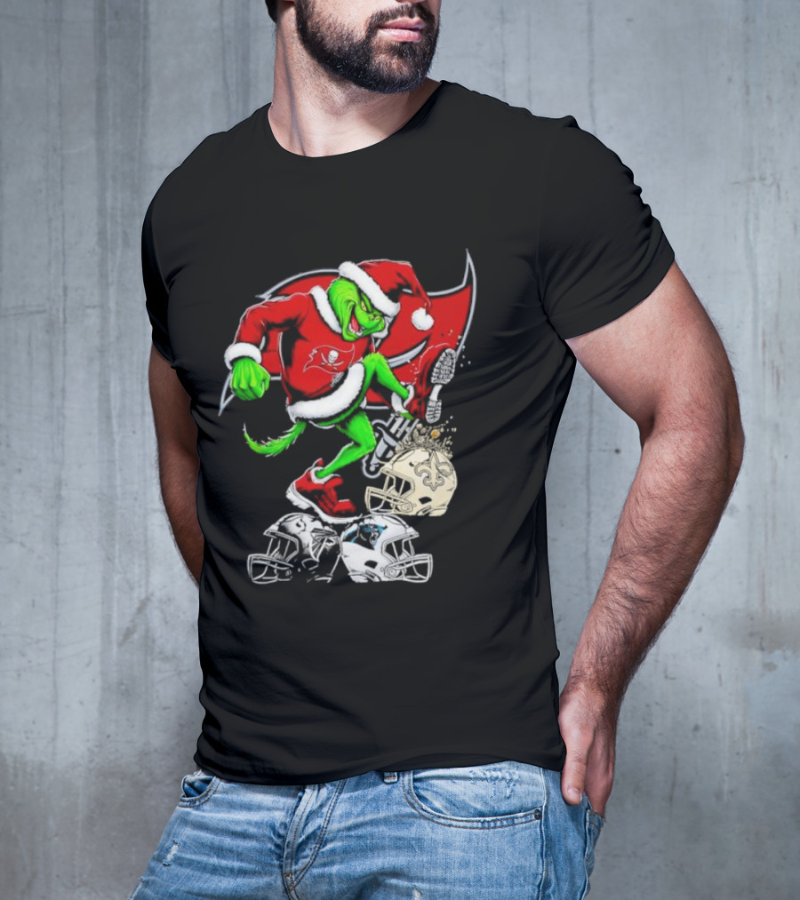 Tampa Bay Buccaneers Grinch Santa Stomping NFL Helmets Funny Christmas T-Shirt