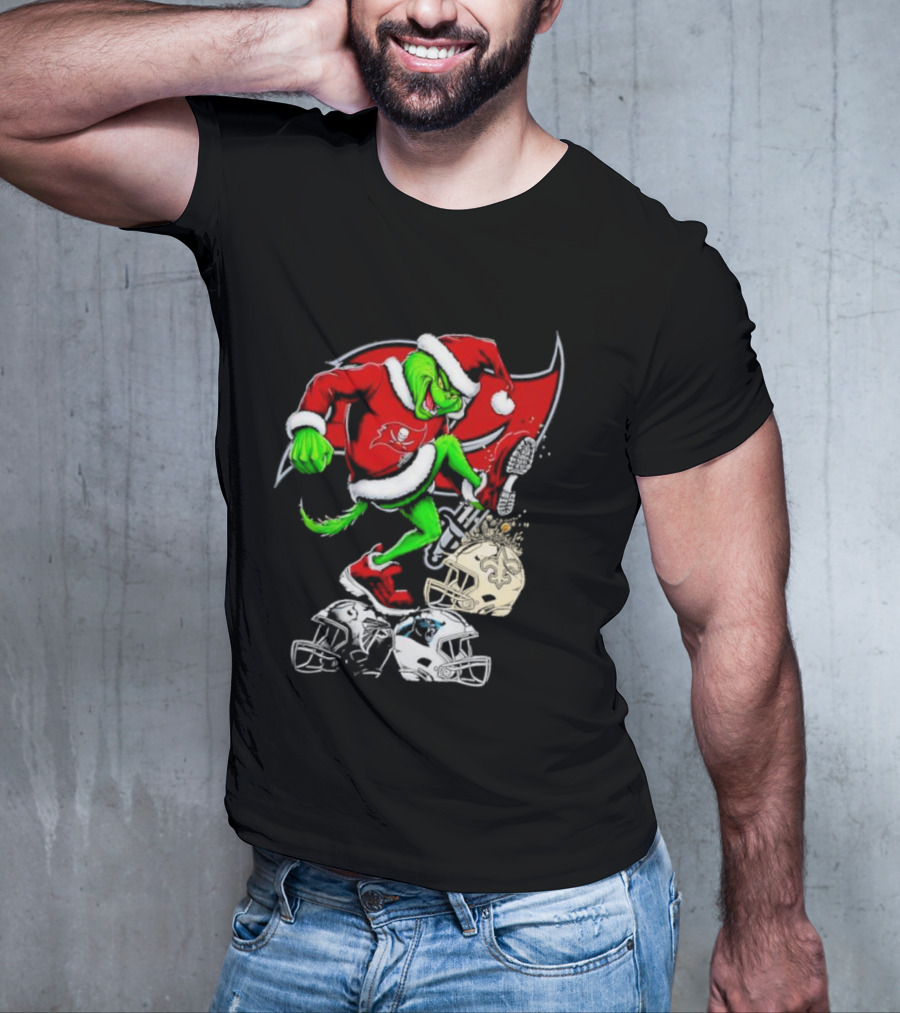 Tampa Bay Buccaneers Grinch Santa Stomping NFL Helmets Funny Christmas T-Shirt