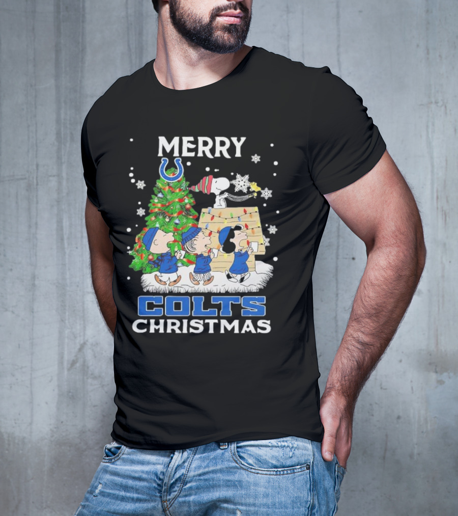 Merry Christmas Peanuts Characters Indianapolis Colts T-Shirt