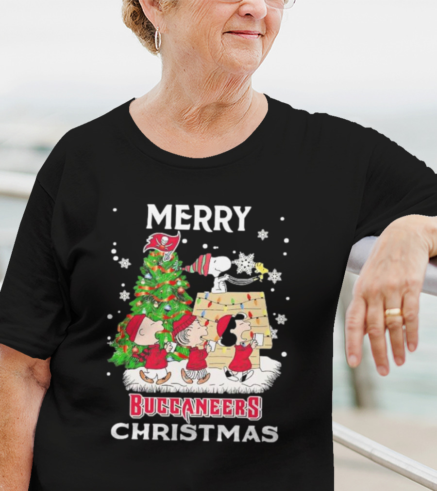 Merry Christmas Peanuts Characters Tampa Bay Buccaneers T-Shirt