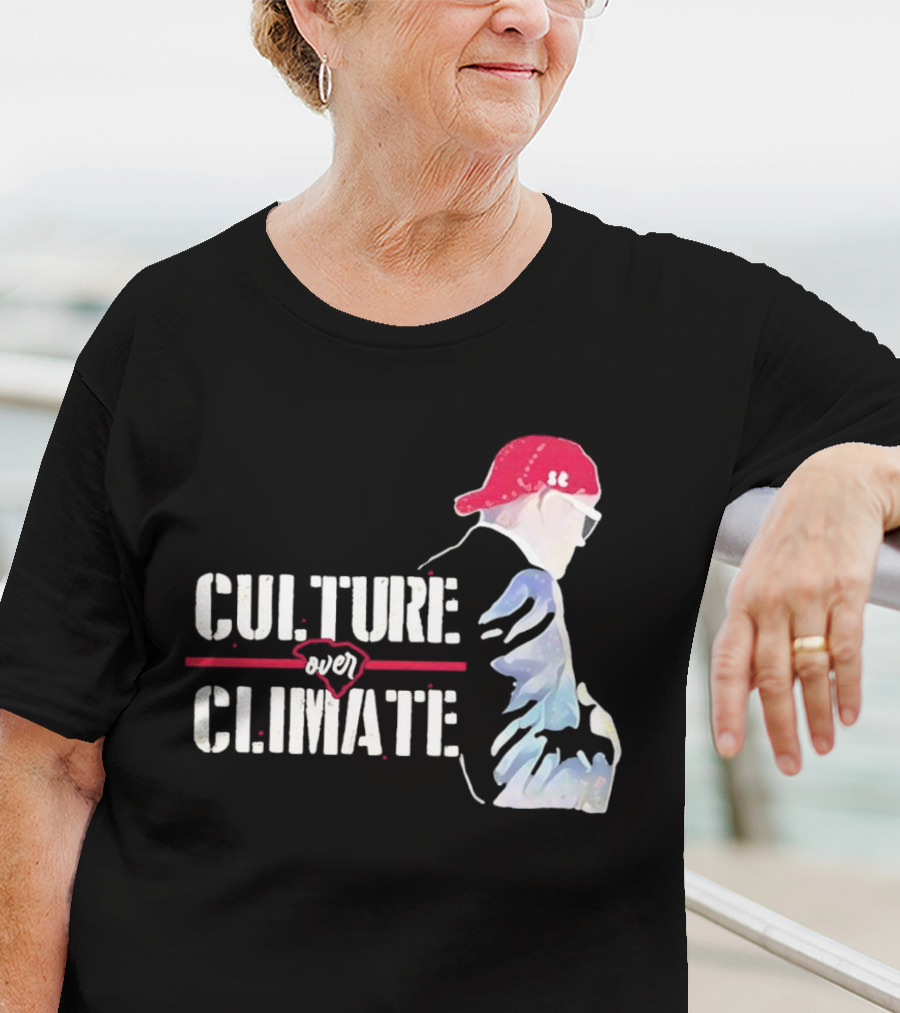 CULTURE OVER CLIMATE Red Cap Figure T-Shirt