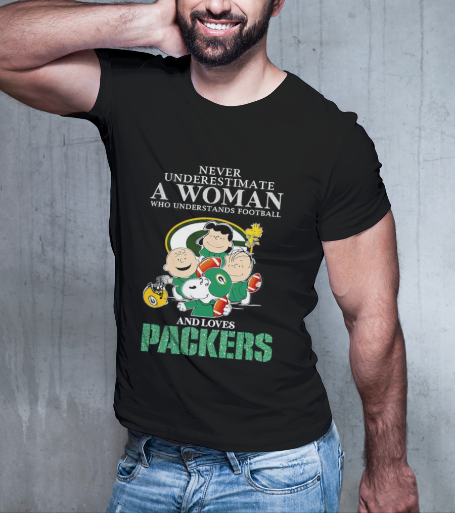 Never Underestimate A Woman Who Understands Football And Loves Packers Featuring Peanuts Characters T-Shirt