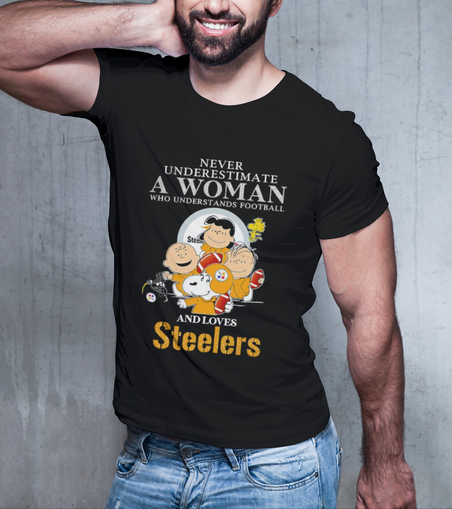 Peanuts Characters Never Underestimate A Woman Who Loves Steelers Football T-Shirt