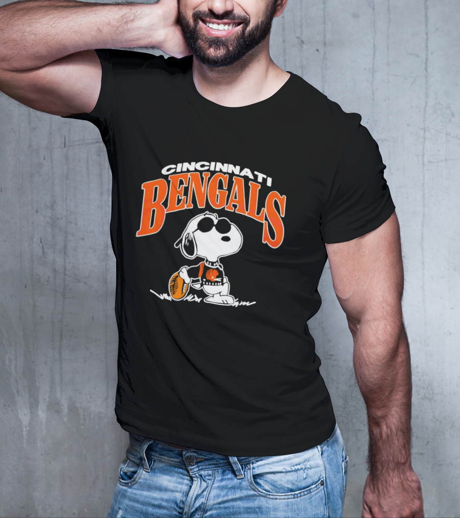 Cincinnati Bengals Snoopy Football Fan Gear T-Shirt