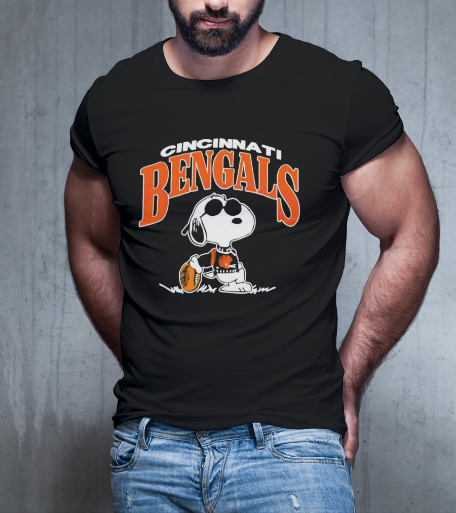 Cincinnati Bengals Snoopy Football Fan Gear T-Shirt