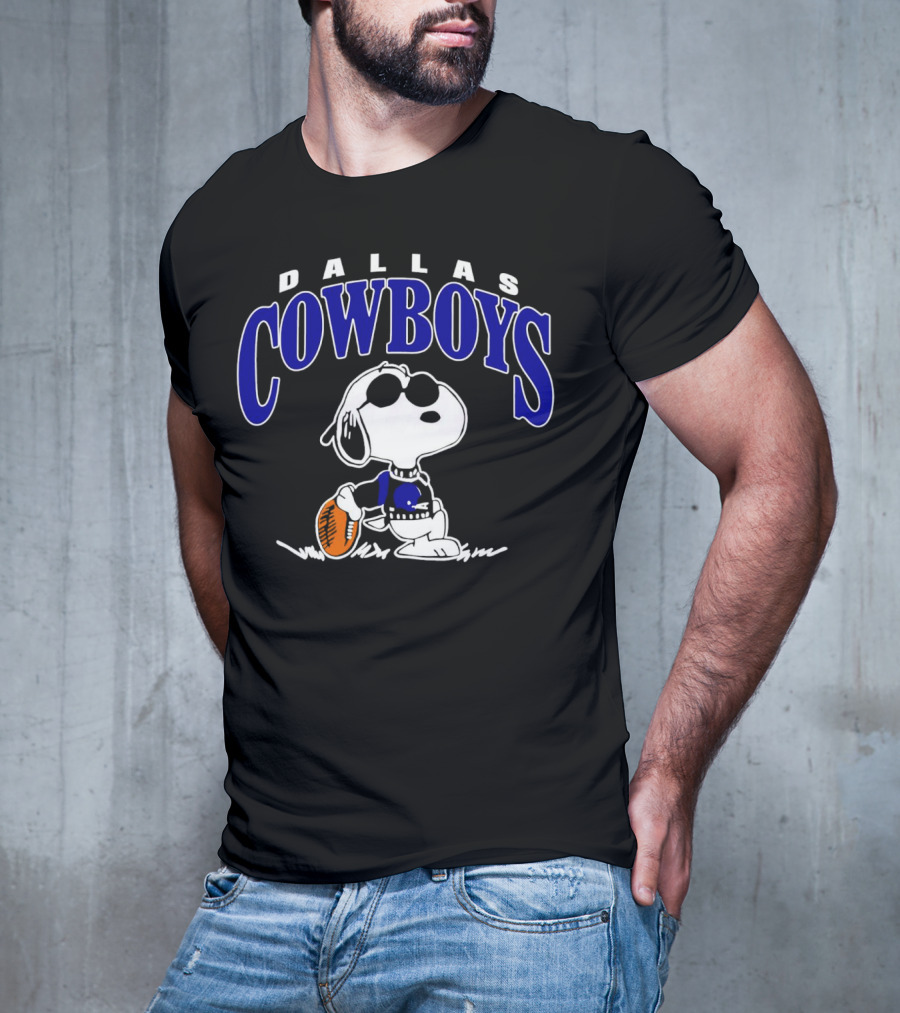 Dallas Cowboys Snoopy Football Player T-Shirt