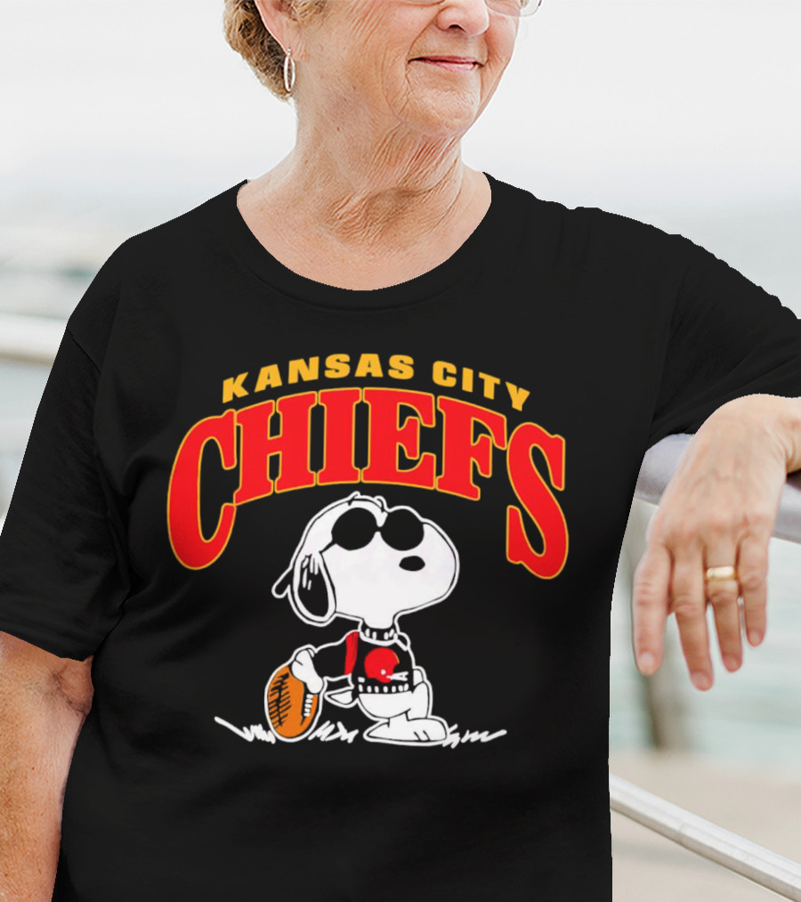 Snoopy Kansas City Chiefs Football T-Shirt
