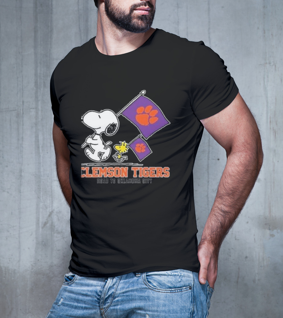 Snoopy And Woodstock Clemson Tigers Journey To Oklahoma City With Paw Flags T-Shirt