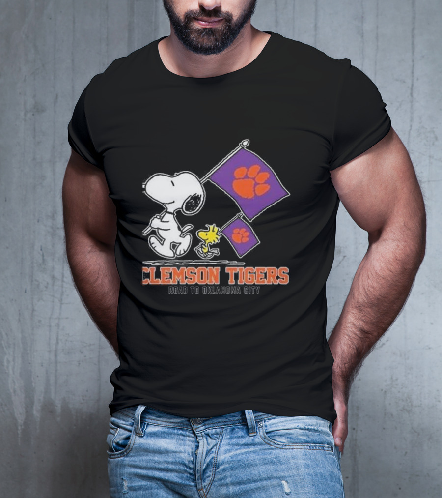 Snoopy And Woodstock Clemson Tigers Journey To Oklahoma City With Paw Flags T-Shirt