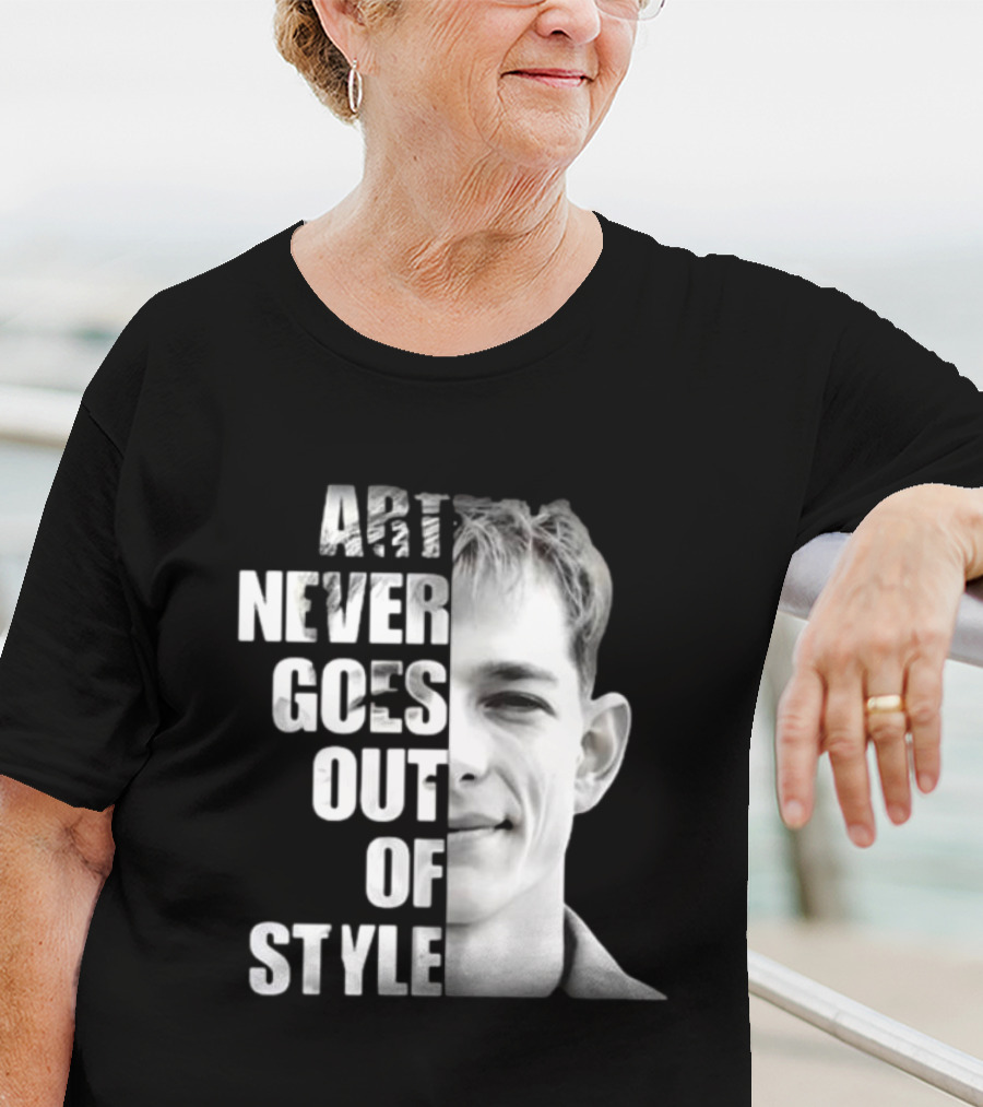 Art Never Goes Out Of Style Iconic Portrait Half Face T-Shirt