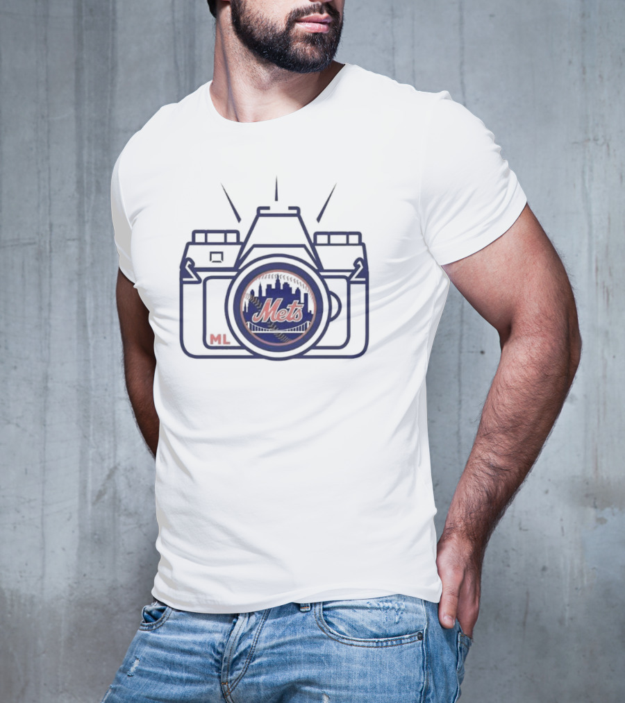 New York Mets Camera Logo With Skyline And Bridge M.L T-Shirt