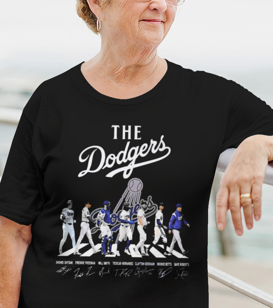 The Dodgers Shohei Ohtani Freddie Freeman Will Smith Trayce Thompson Clayton Kershaw Mookie Betts Dave Roberts Signatures T-Shirt