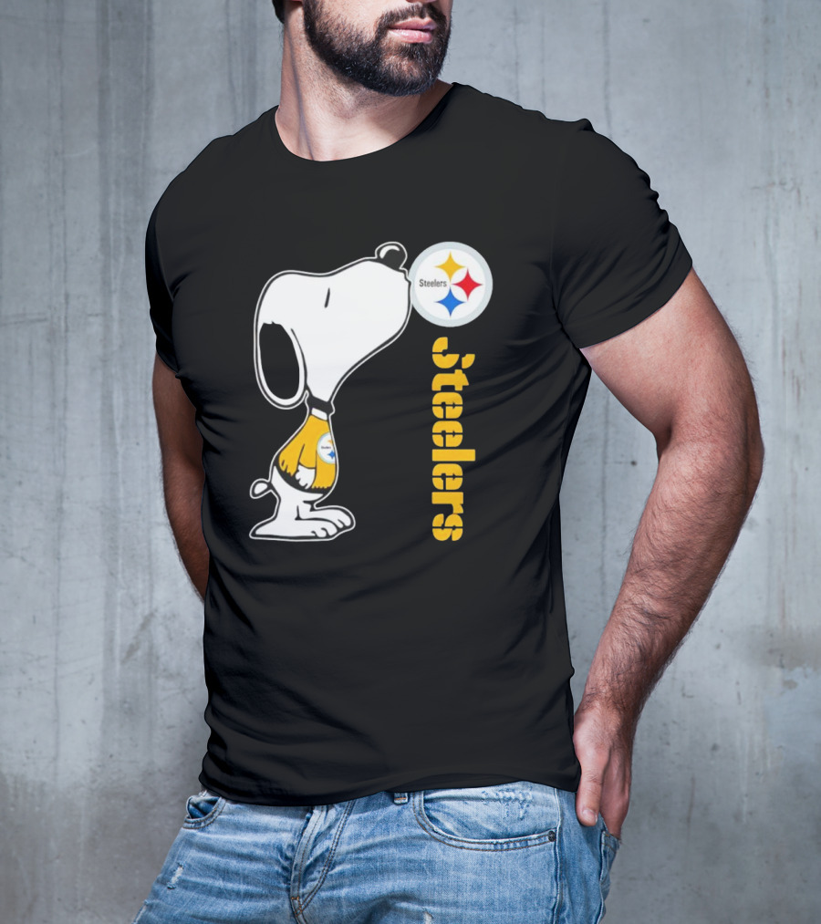 Snoopy Steelers Football Logo Kiss T-Shirt