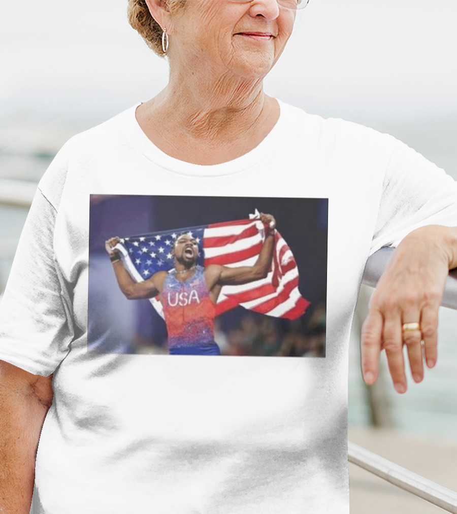 USA Track Champion Noah Lyles Celebrates 100M Victory Paris Olympics T-Shirt