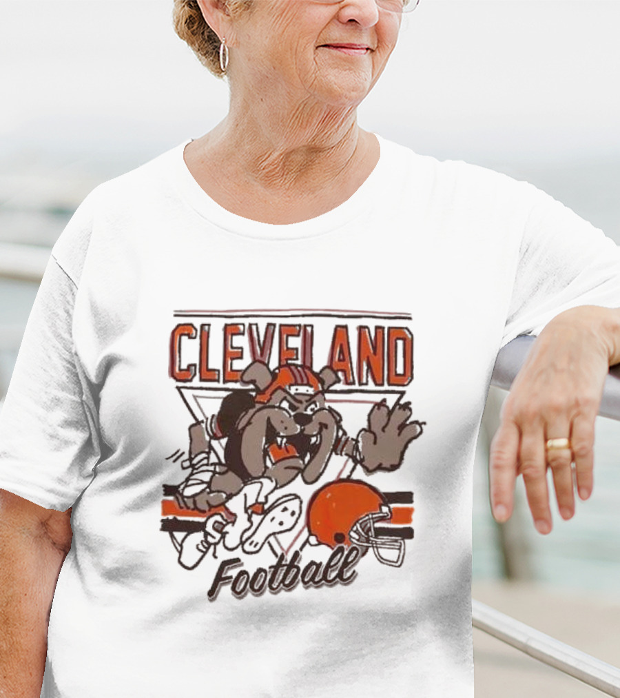 Cleveland Browns Cartoon Dawg With Helmet Football T-Shirt