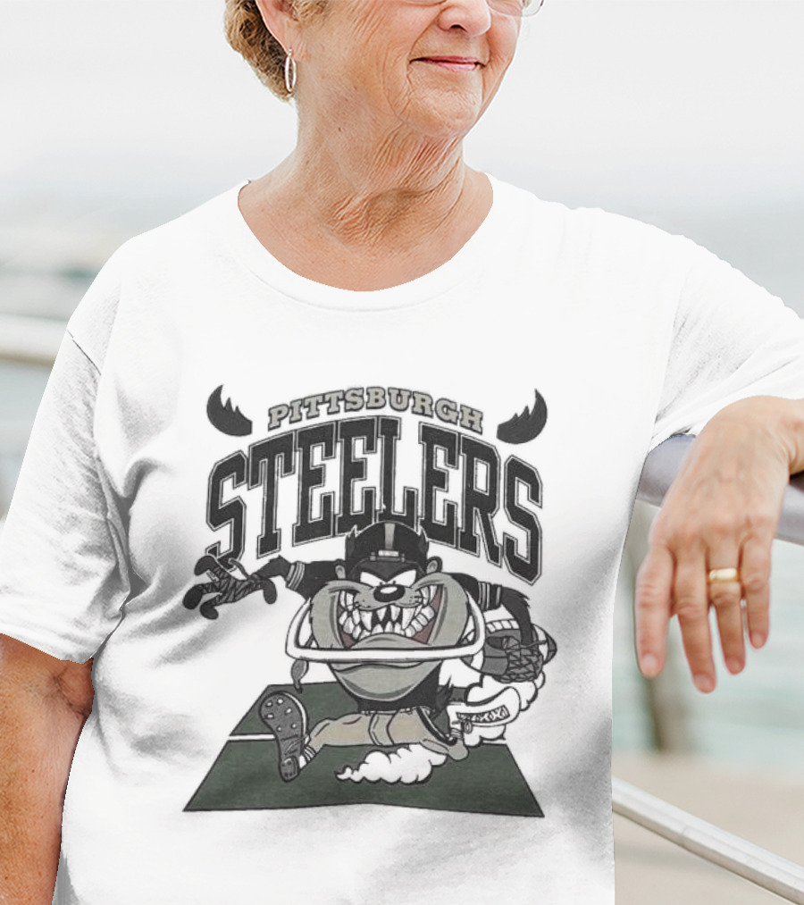 Pittsburgh Steelers Looney Tunes Taz 90s NFL Football T-Shirt