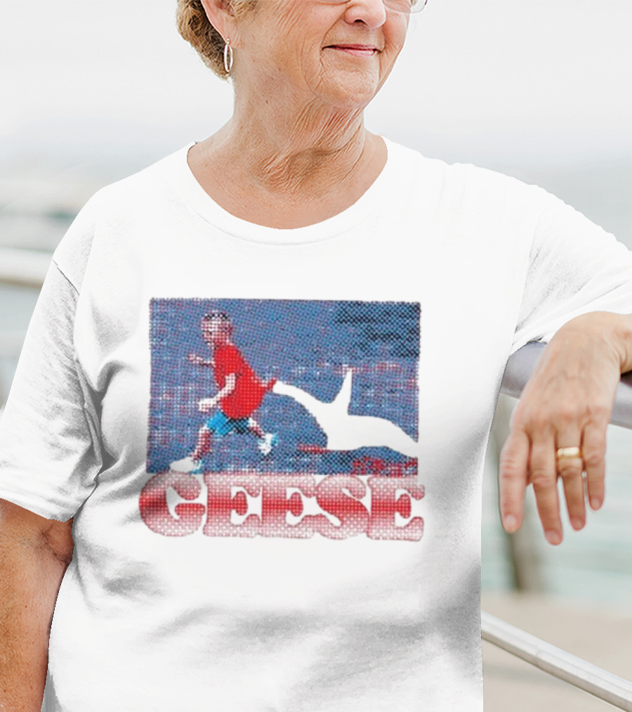 Geese Goose Bite Chase Red Shirt Kid Oval Open Mouth T-Shirt