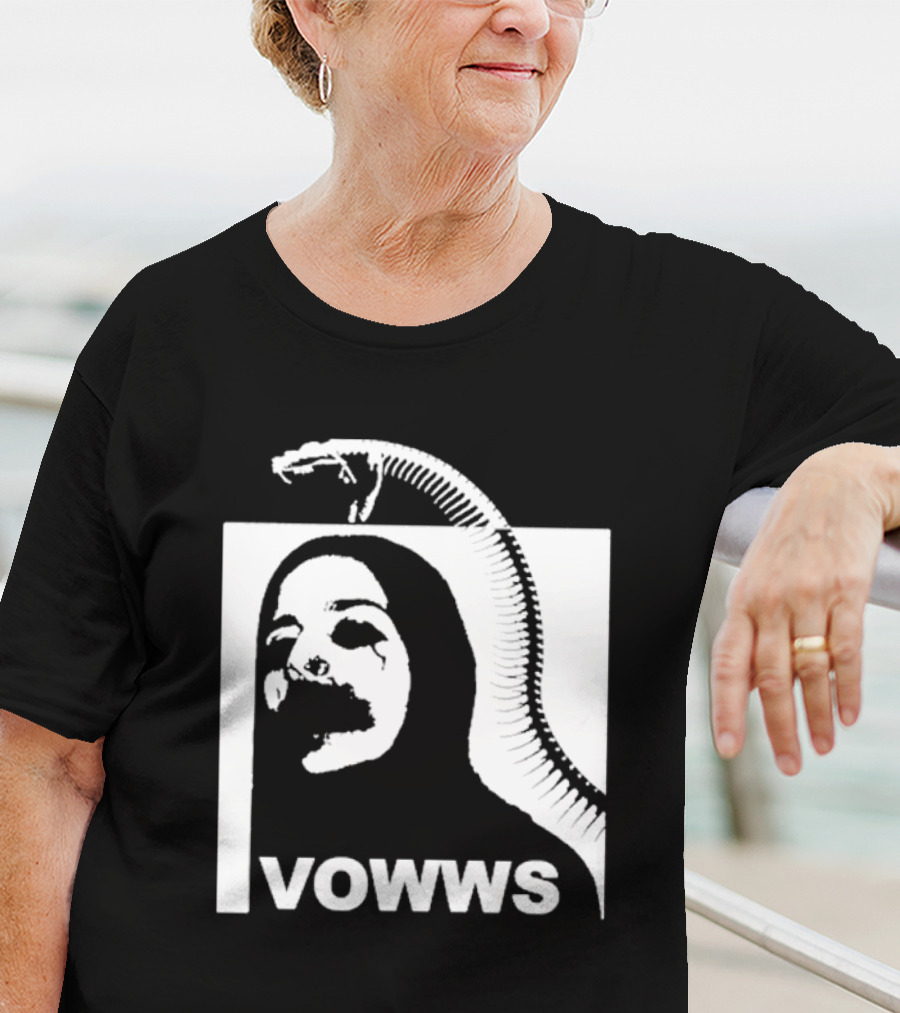 Vowws Snake Minimalist T-Shirt