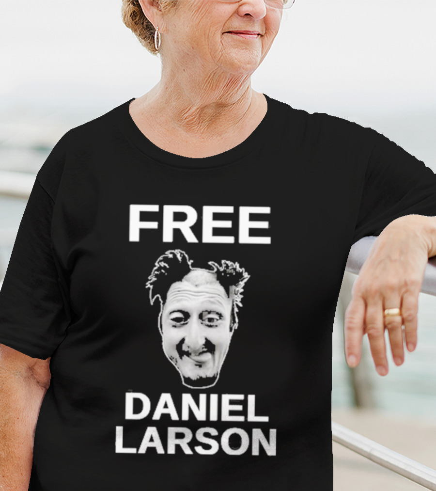FREE DANIEL LARSON Face Meme T-Shirt