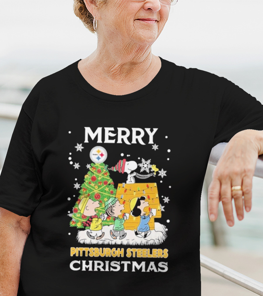 Merry Pittsburgh Steelers Christmas Peanuts Snoopy Holiday T-Shirt