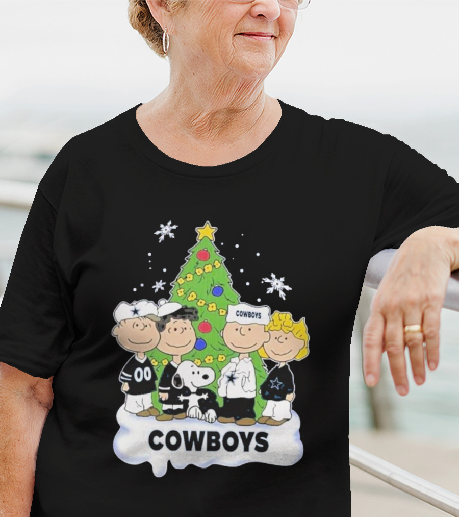 Cowboys Christmas With Snoopy And Peanuts Friends Holiday Tree T-Shirt
