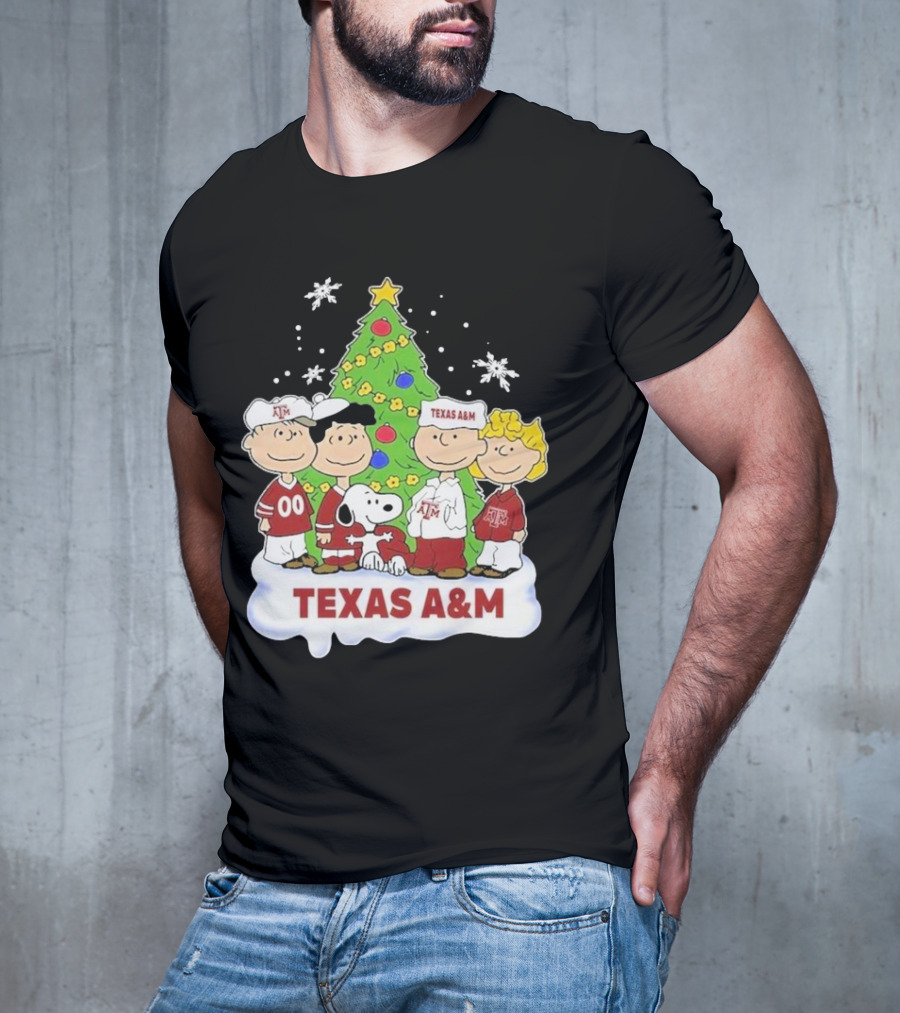 Texas A&M Aggies Christmas With Snoopy And Peanuts Characters T-Shirt