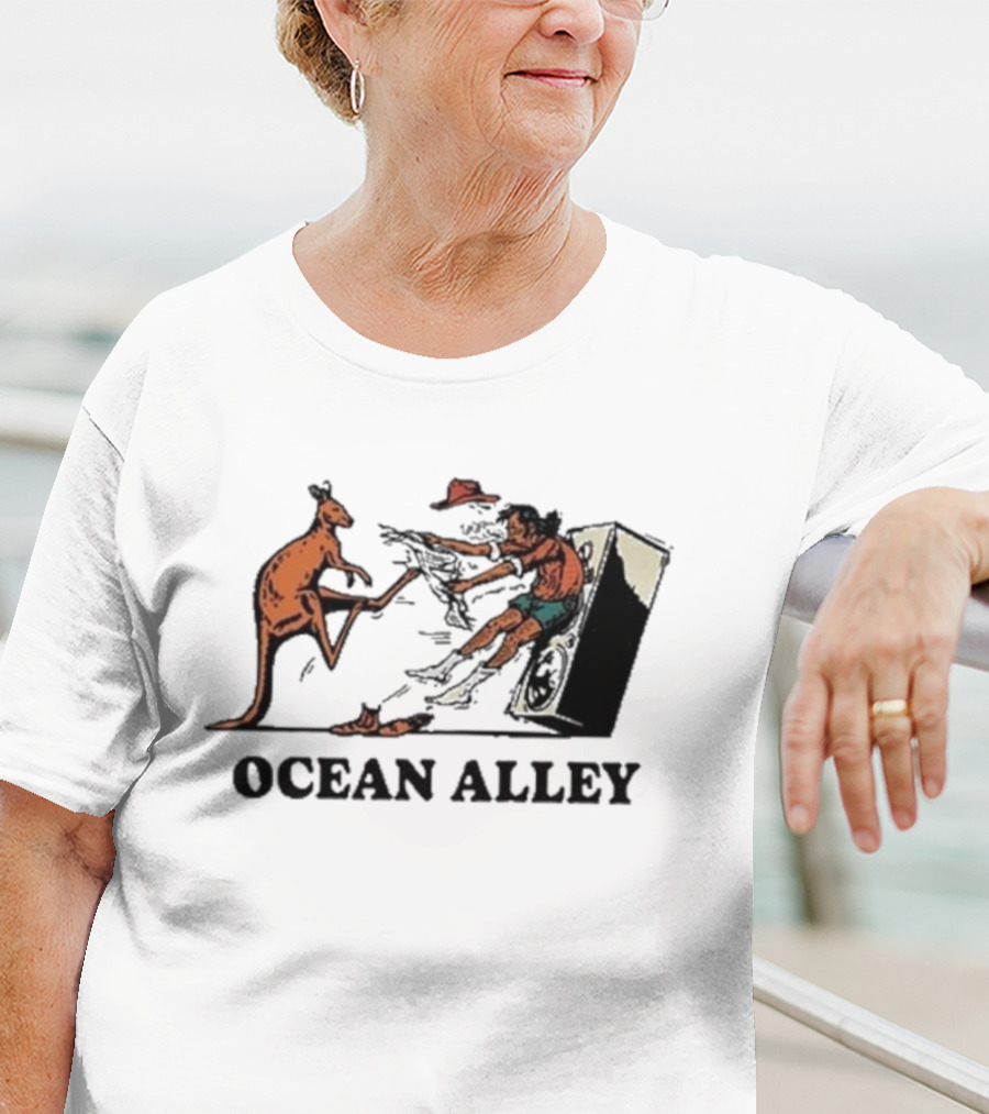 OCEAN ALLEY Kangaroo Laundry Kick T-Shirt
