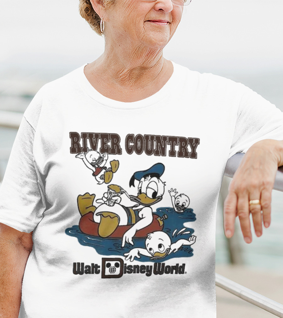 Walt Disney World River Country Duck Characters Floating Scene T-Shirt
