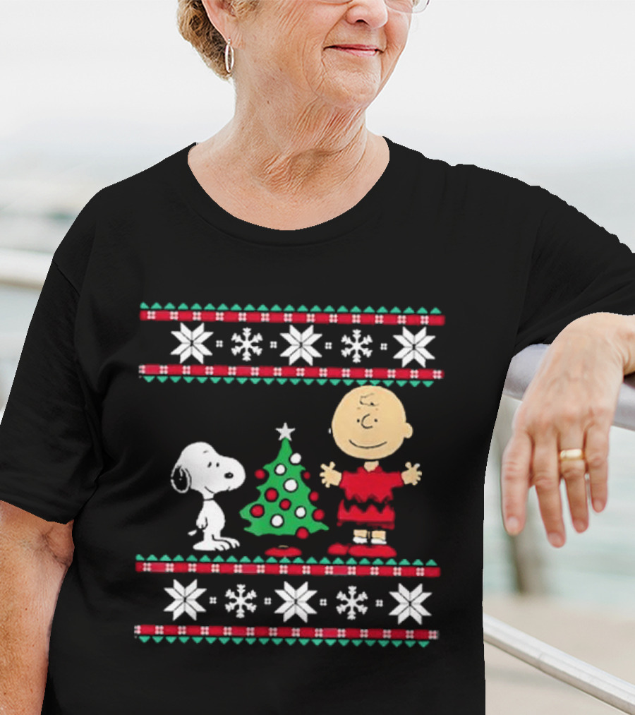 Snoopy And Charlie Brown With Christmas Tree T-Shirt