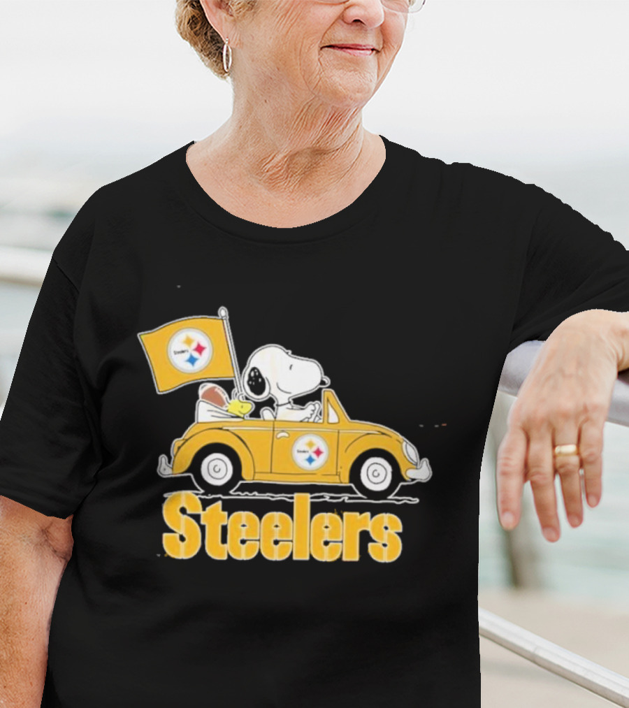 Pittsburgh Steelers Snoopy Driving Car With Flag T-Shirt